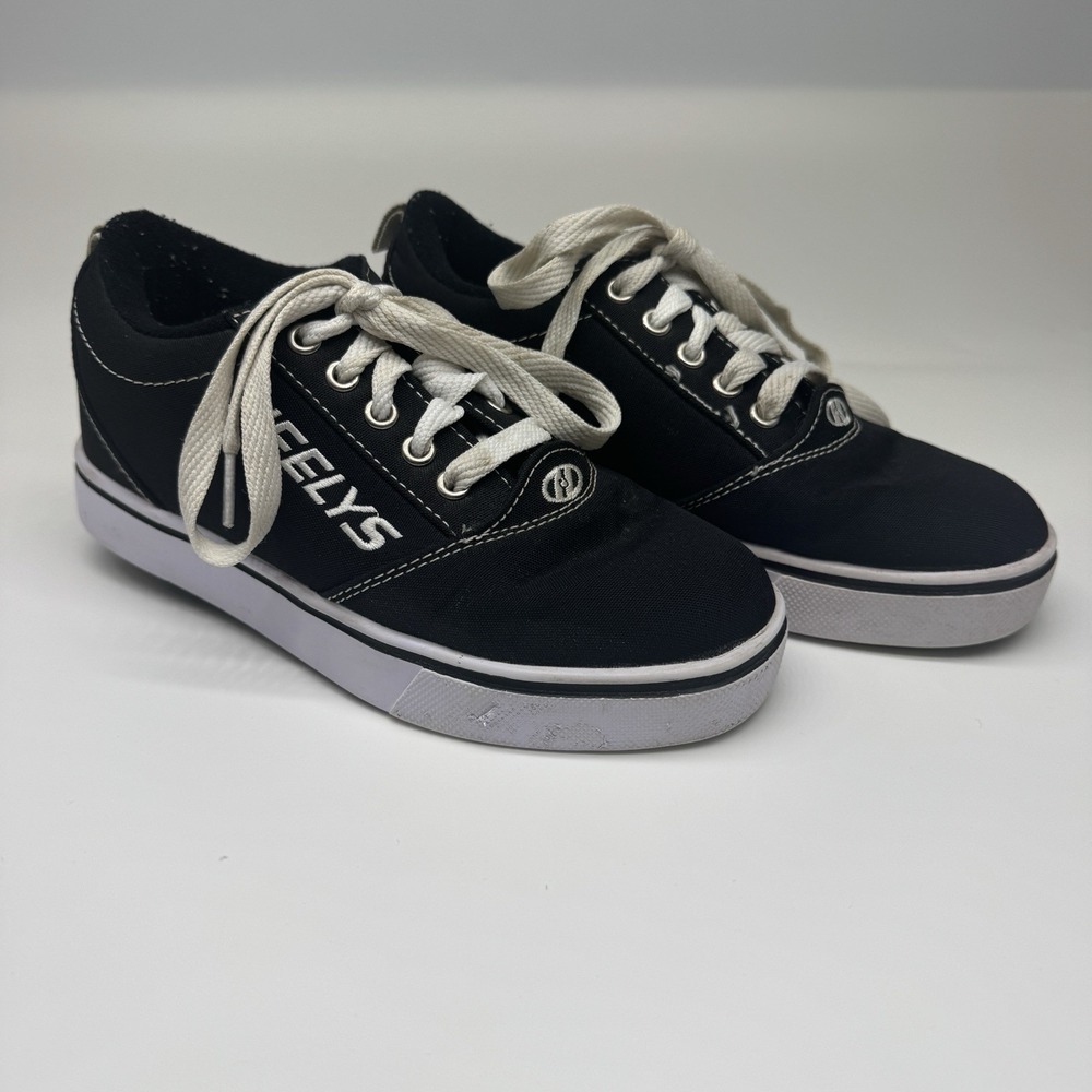 Heelys Kids Skate Shoes Black Canvas Low Top Single Wheel Sneakers Youth 3